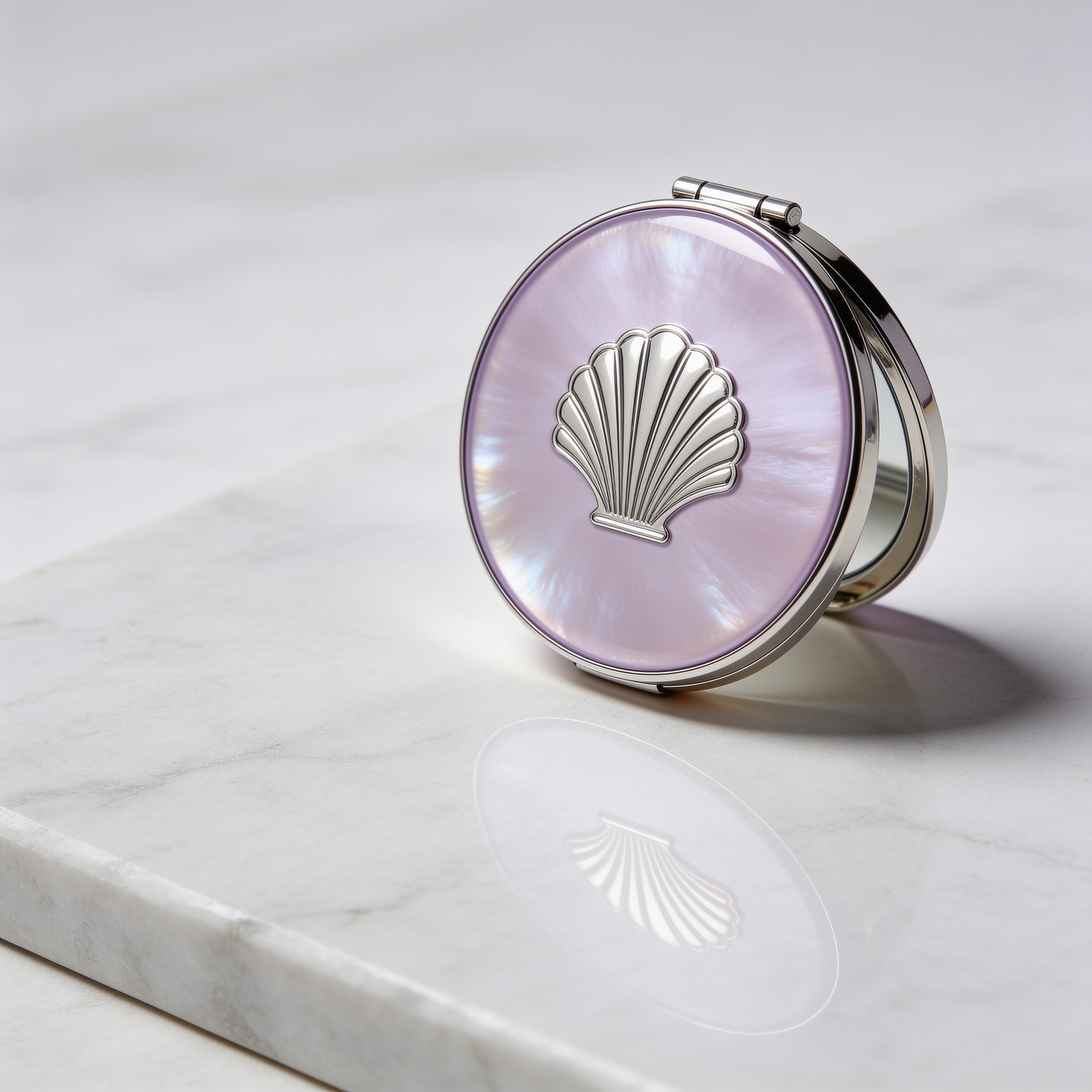 Round Compact Mirror in Lilac Mother-of-Pearl with Silver Shell Motif